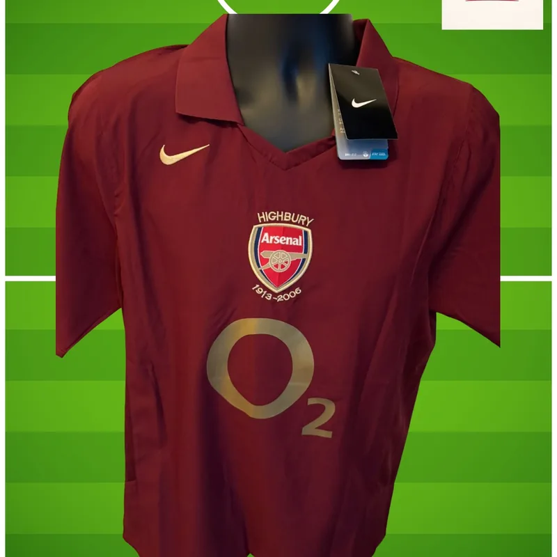 Arsenal 2005-06 home shirt, photo from a collector