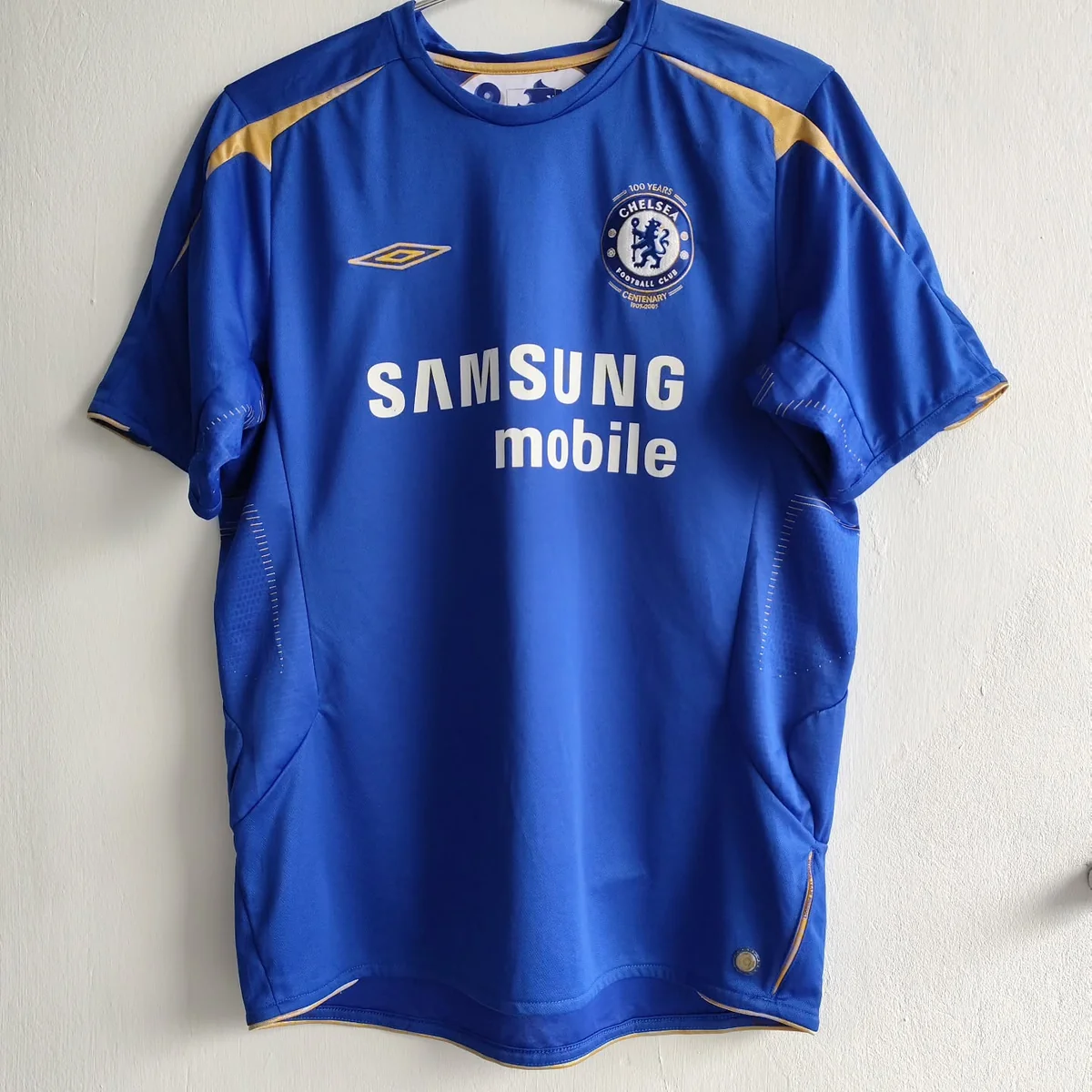 Chelsea 2005-06 home shirt, photo from a collector