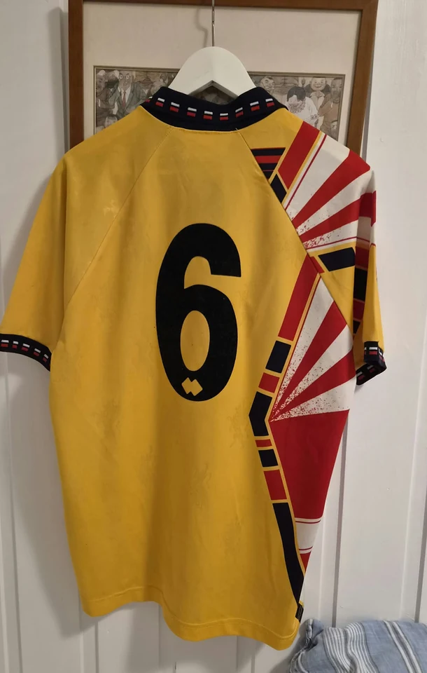 Genoa 1994-95 third shirt, photo from a collector