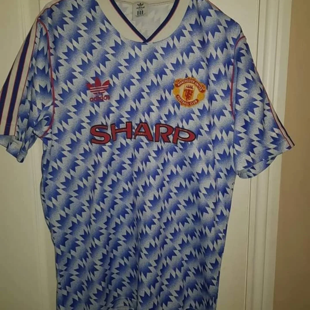 Man Utd 1990-92 away shirt, photo from a collector